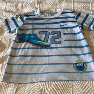 Boys size 6 Nike t shirt